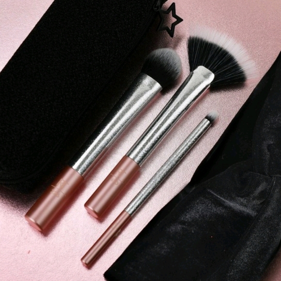 Real Techniques Limited Edition Makeup Brush Set - Picture 2 of 6